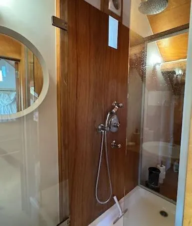 Logement 1 Chambre Et Canape Lit * Amay